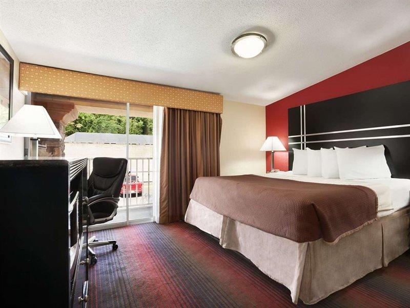 Howard Johnson By Wyndham North Plainfield Extérieur photo