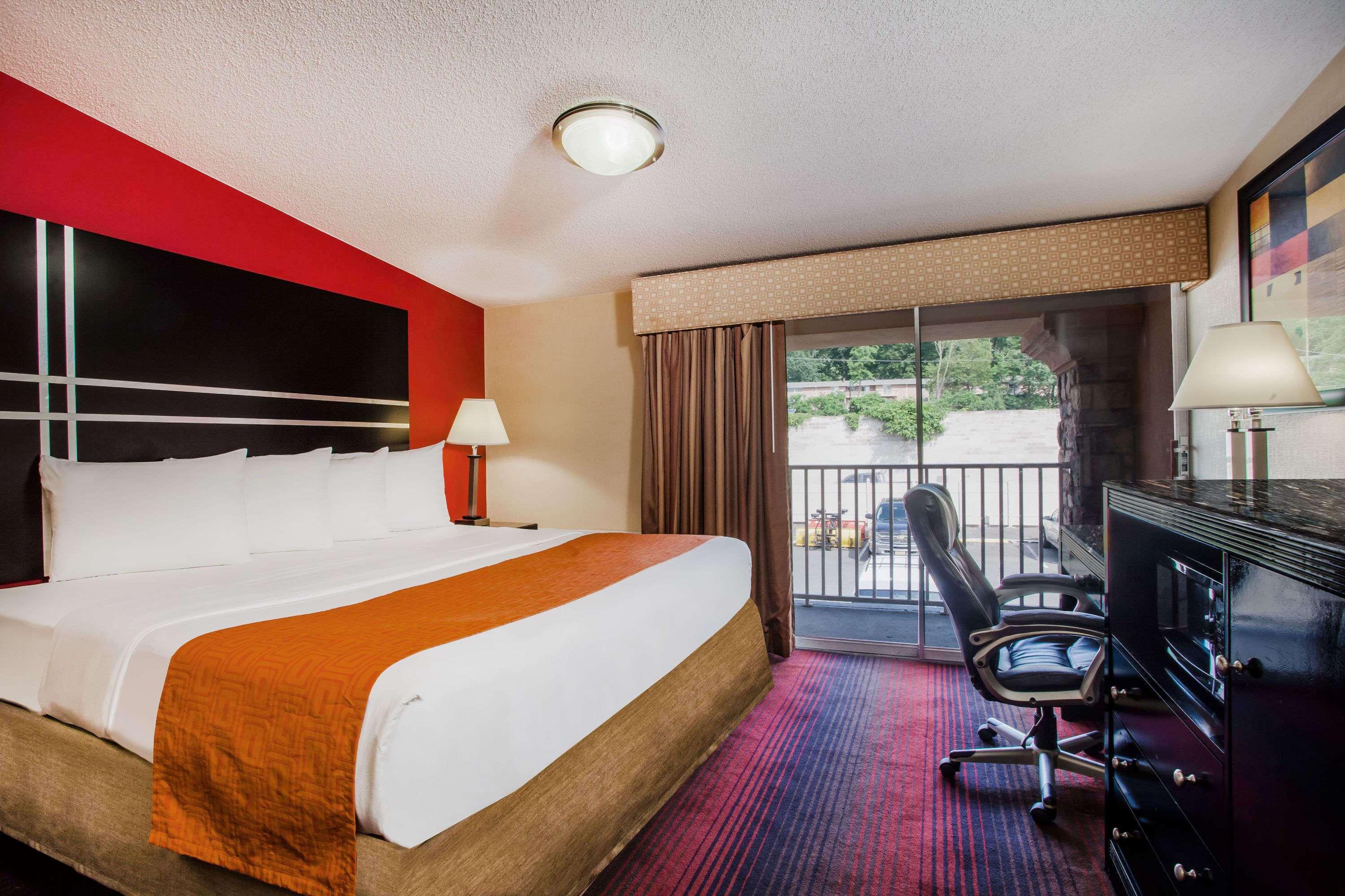 Howard Johnson By Wyndham North Plainfield Extérieur photo