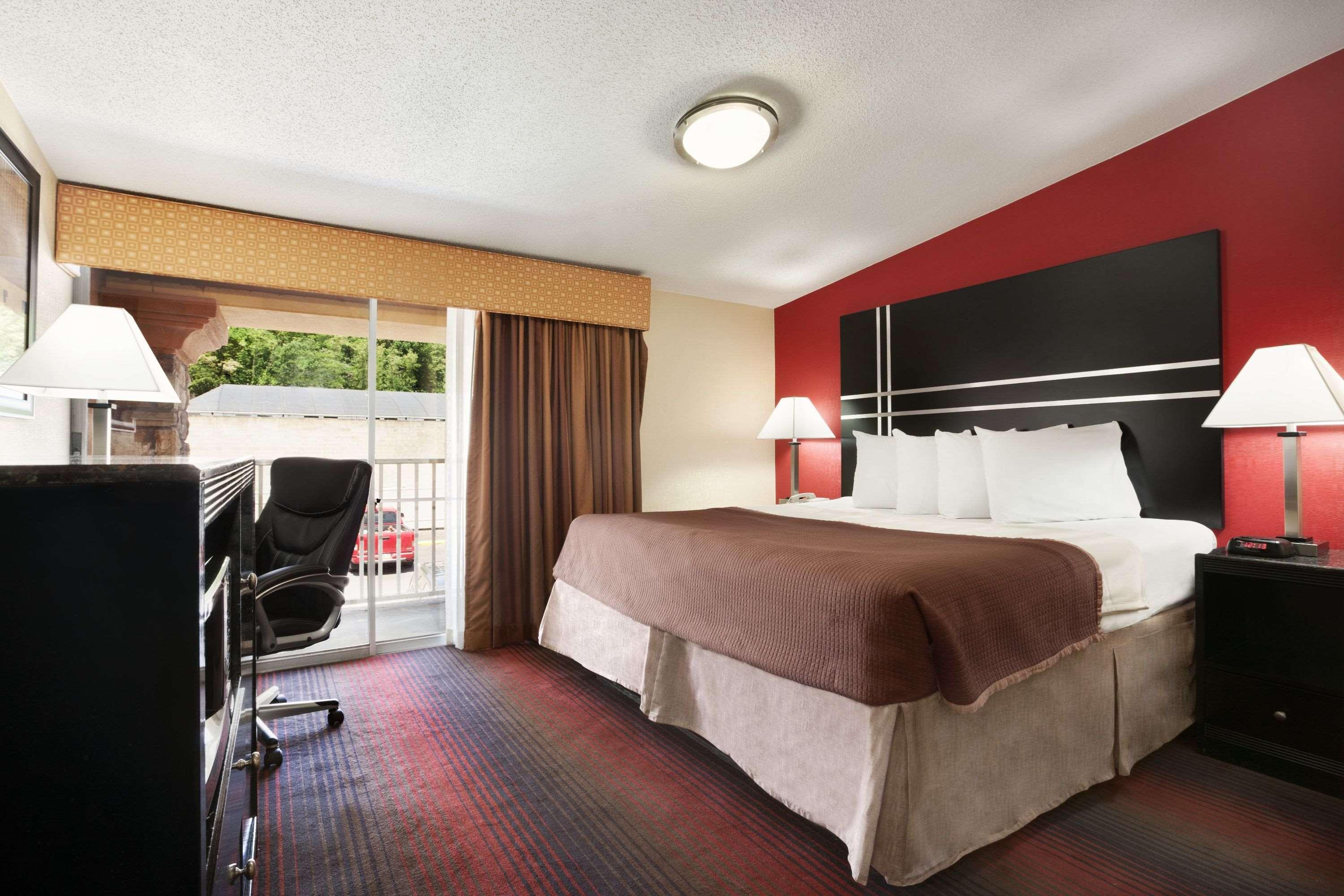 Howard Johnson By Wyndham North Plainfield Extérieur photo