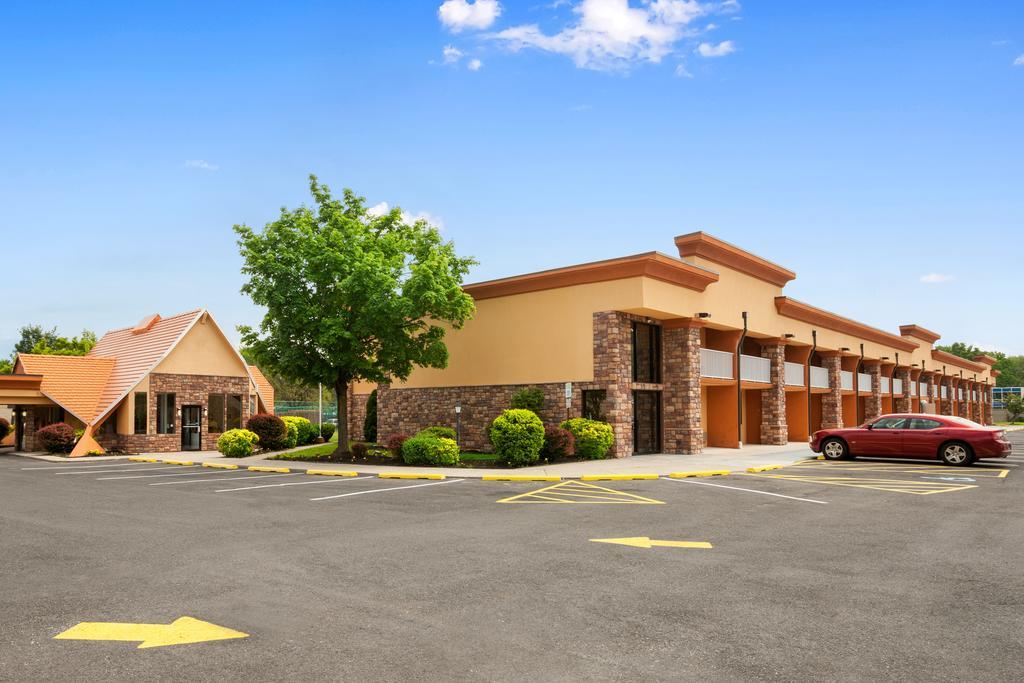 Howard Johnson By Wyndham North Plainfield Extérieur photo