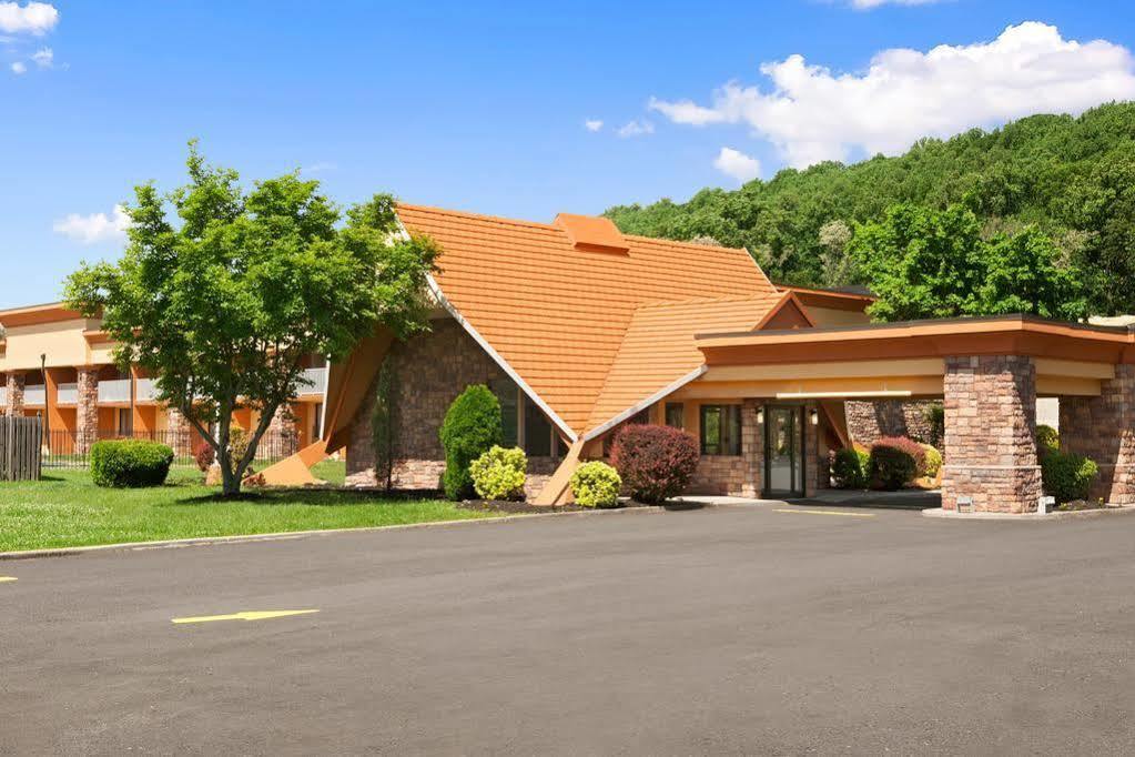 Howard Johnson By Wyndham North Plainfield Extérieur photo