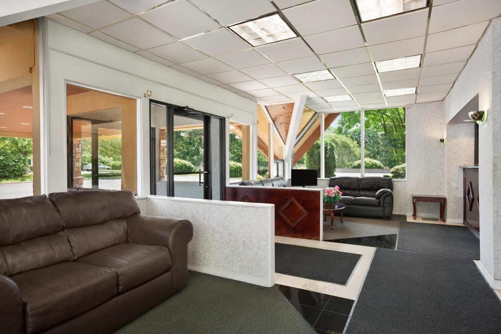 Howard Johnson By Wyndham North Plainfield Extérieur photo